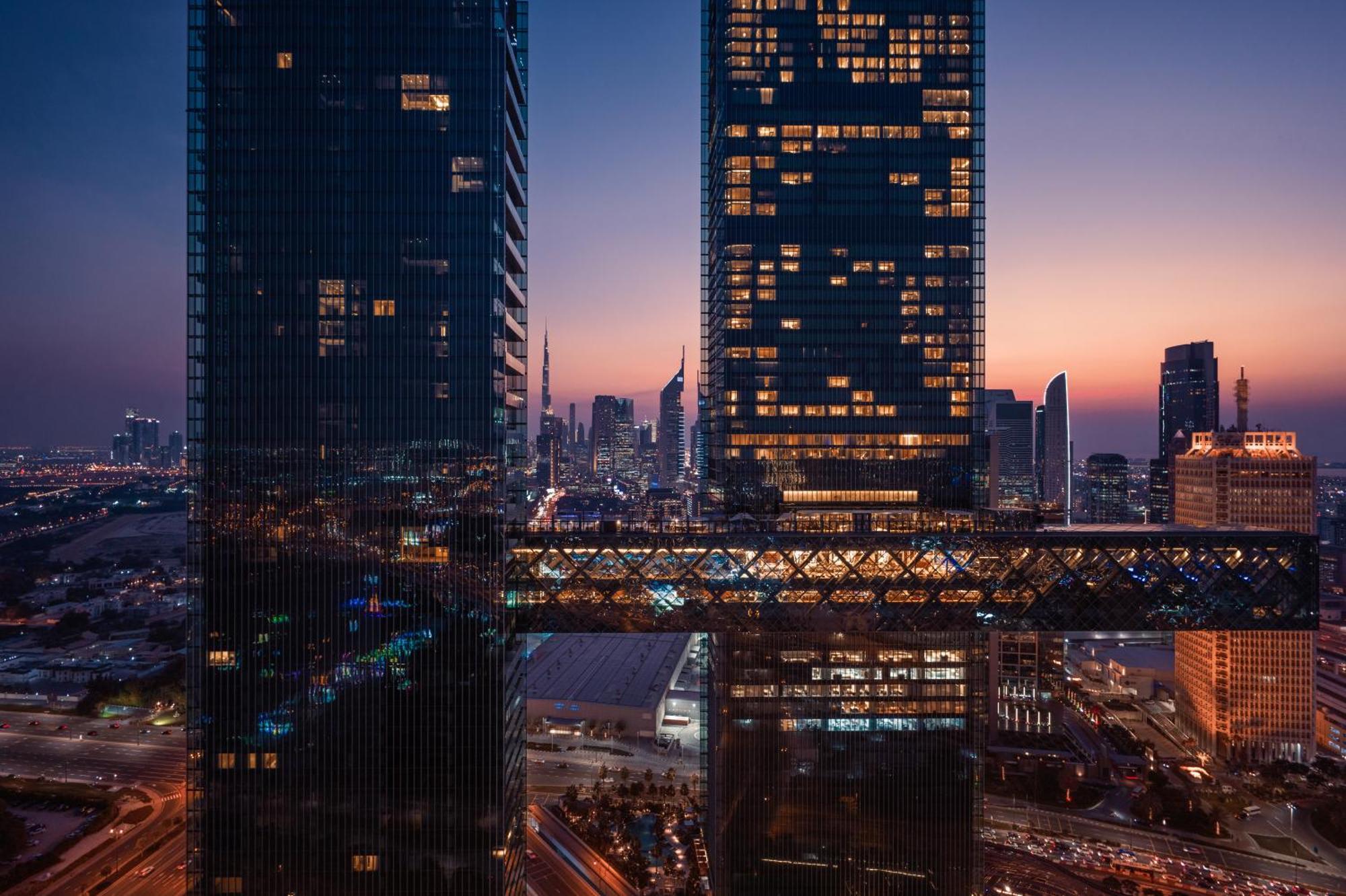 Hotel One&Only One Za'Abeel Dubai Esterno foto The bridge at night